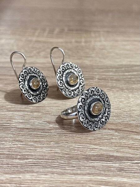 Национальная украшения