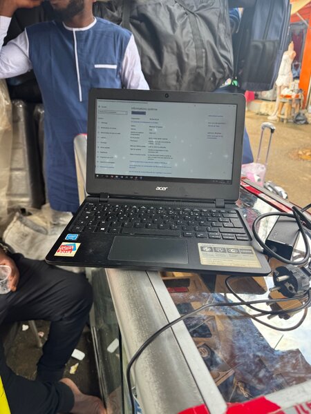 Ordinateur portable Acer compact