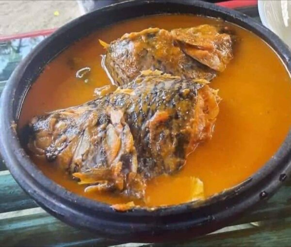 Soupe de poisson carpe épicée