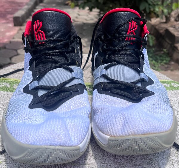 NikeKyrie Flytrap 'White