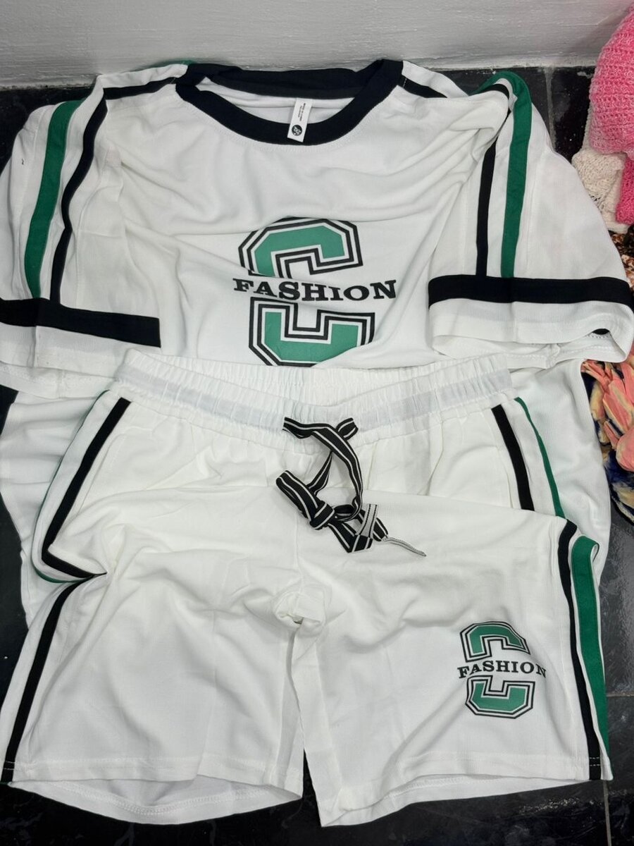 Ensemble de sport moderne