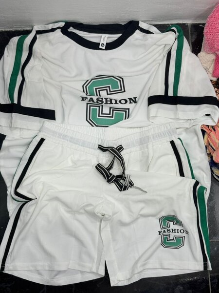 Ensemble de sport moderne