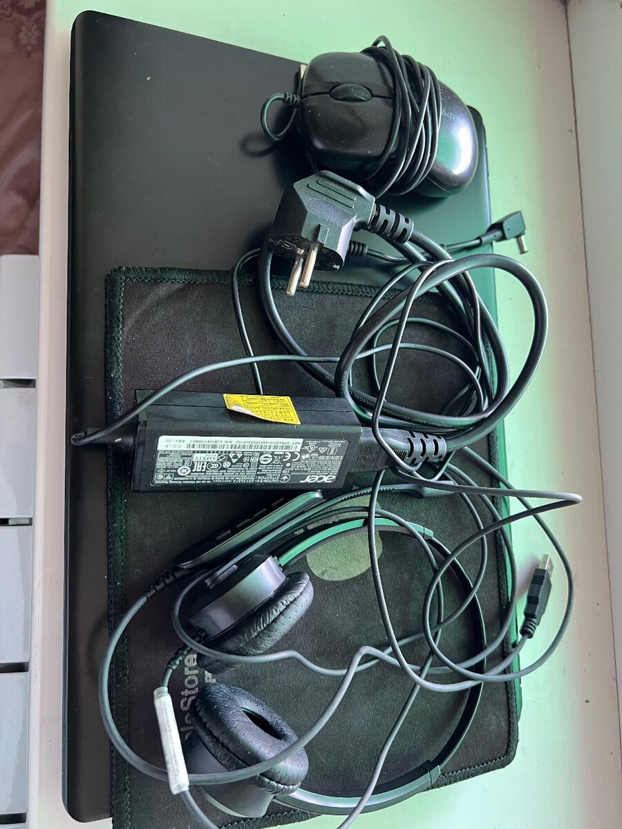 Ноутбук acer ,8гб .