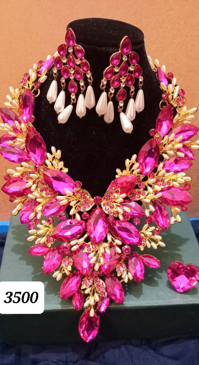 Zircon luxury necklace