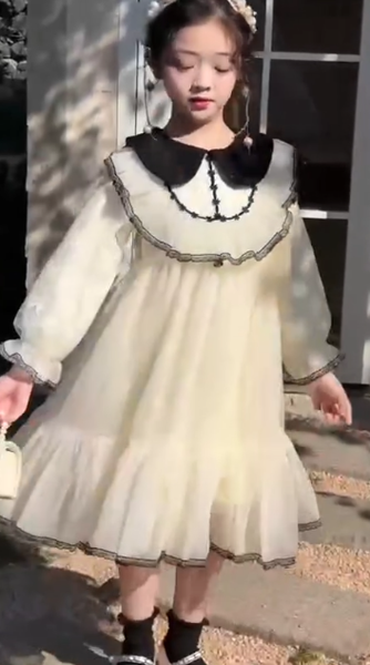 Красивое белое платье для девочек. 