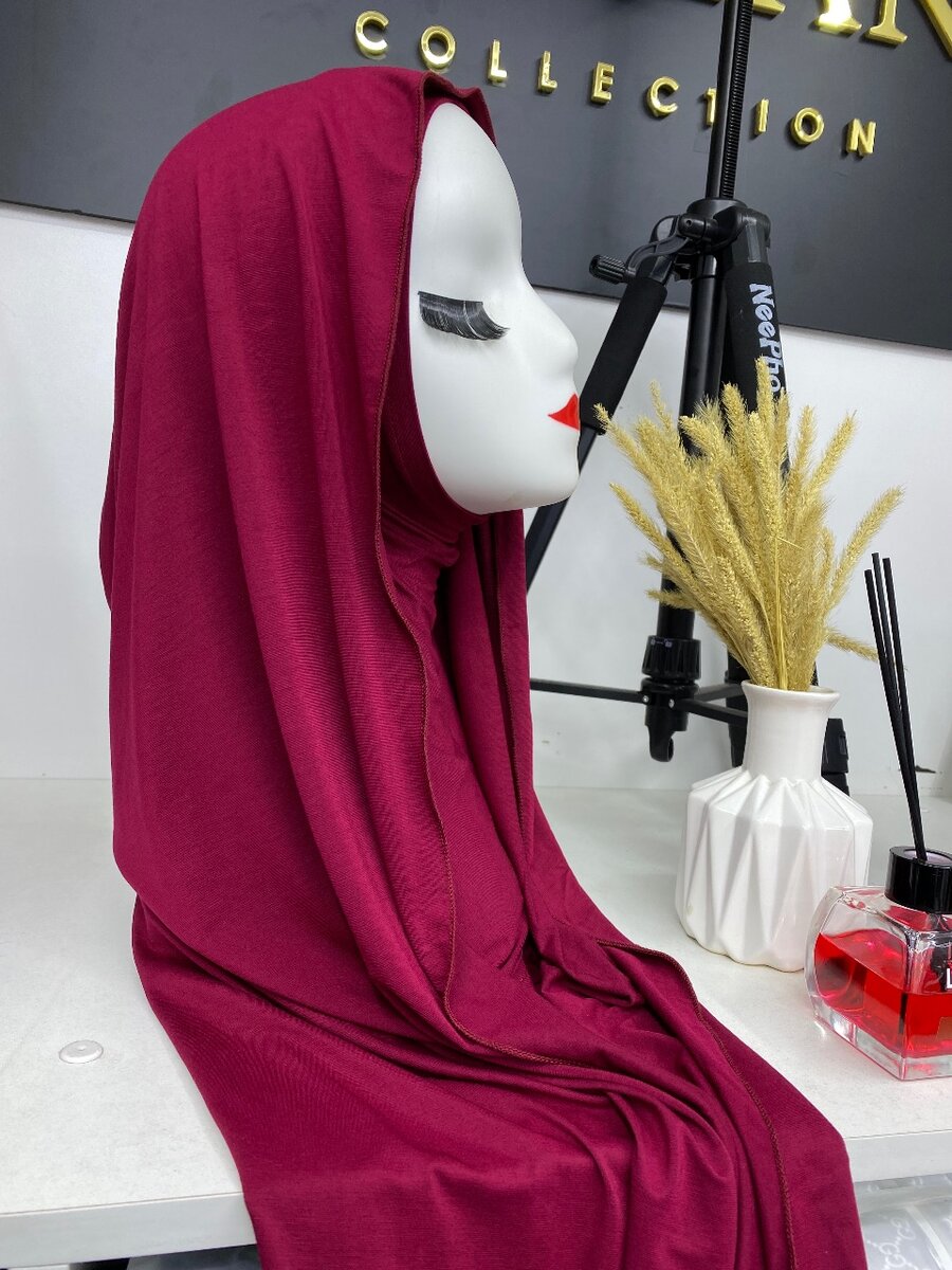 Двойка с капюшоном