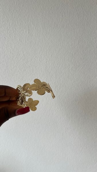 Bracelet floral doré élégant