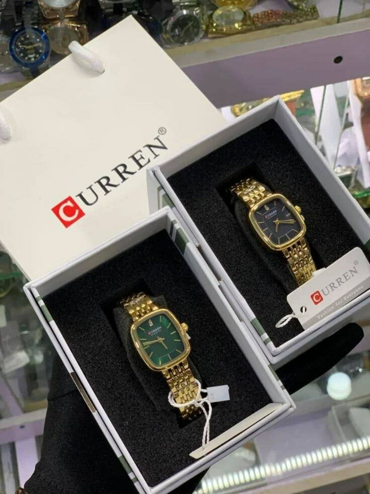 Montre élégante en or IEKE