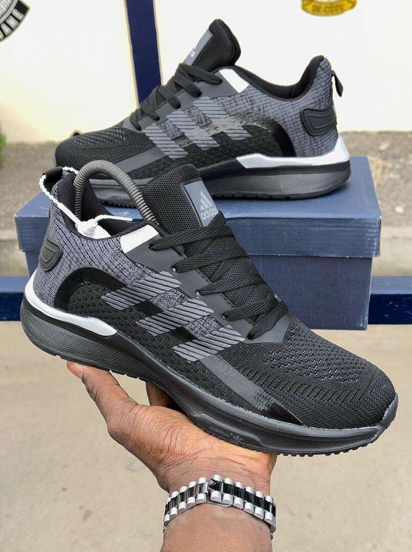 Chaussure de sport Adidas