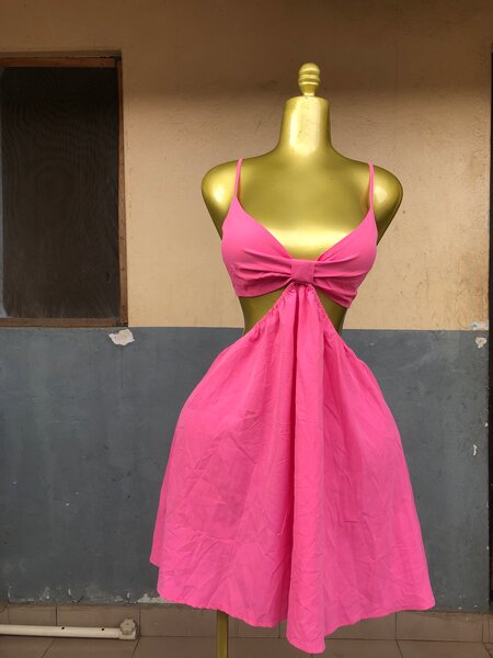 Robe d'été rose élégante