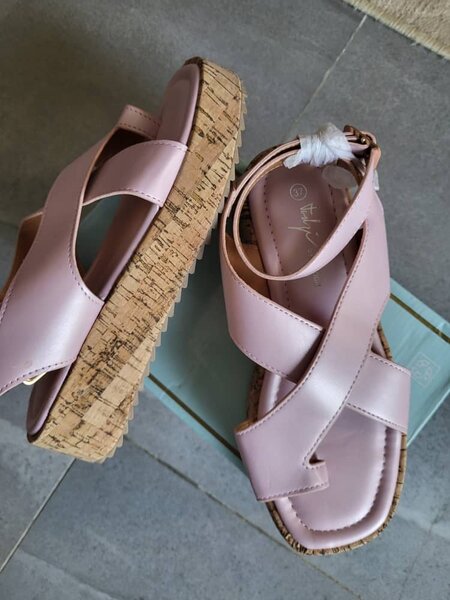 Sandales compensées rose femme