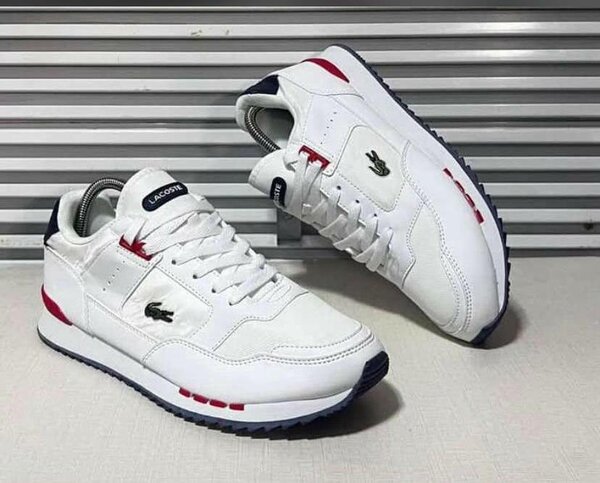 Baskets blanches style sportif