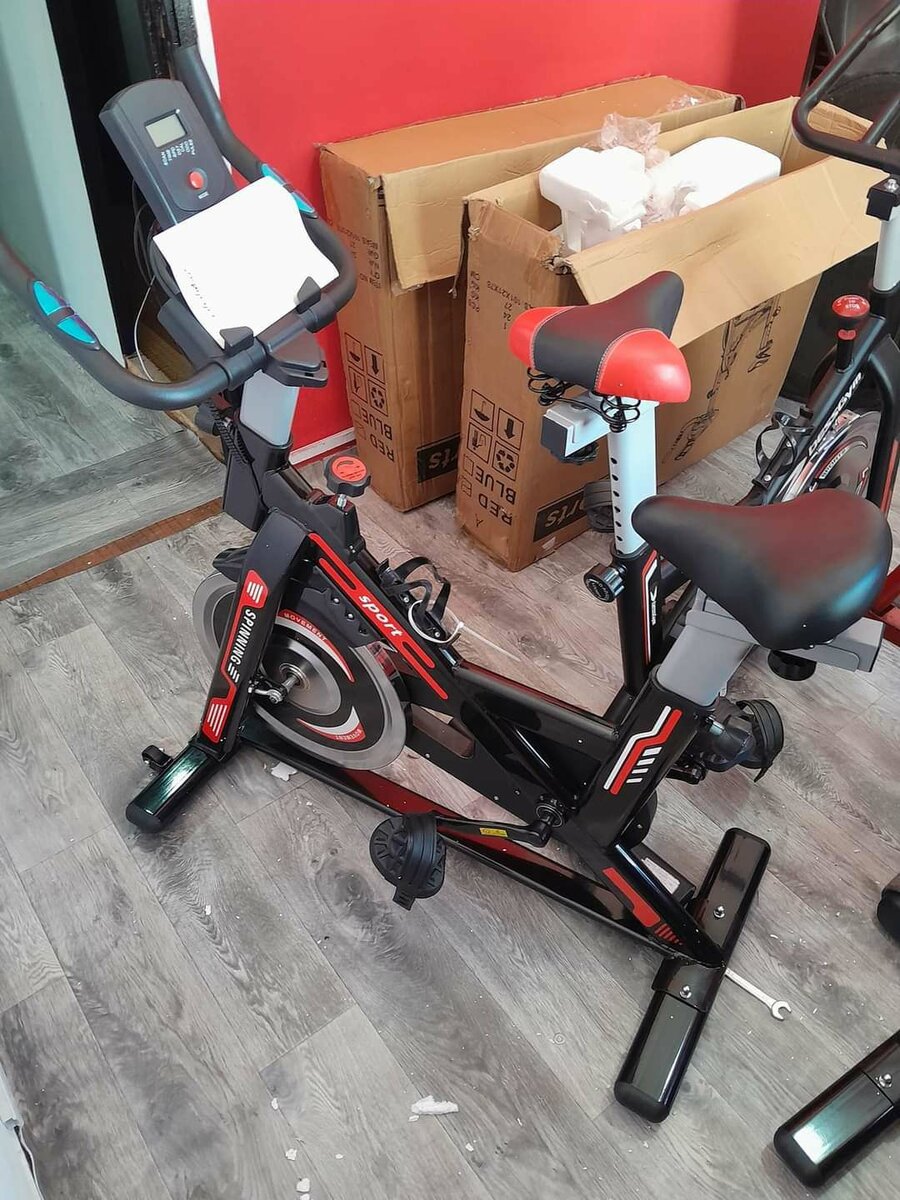 VÉLO D'EXERCICE DE MAISON