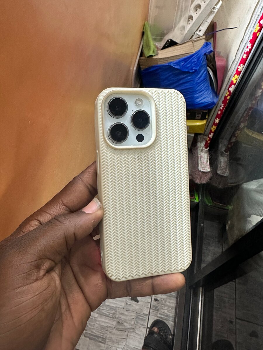 iPhone 14pro 128giga casi neuf