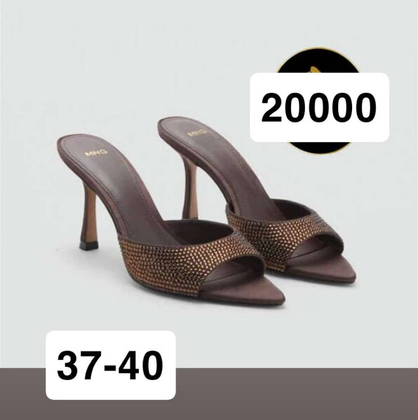 Mules à talons ornées