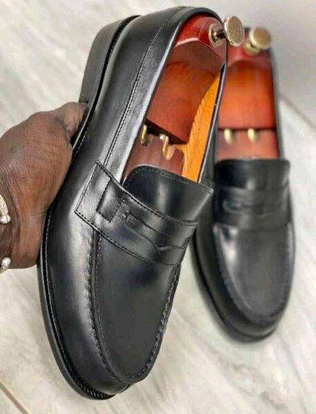 Mocassins en cuir noir élégants