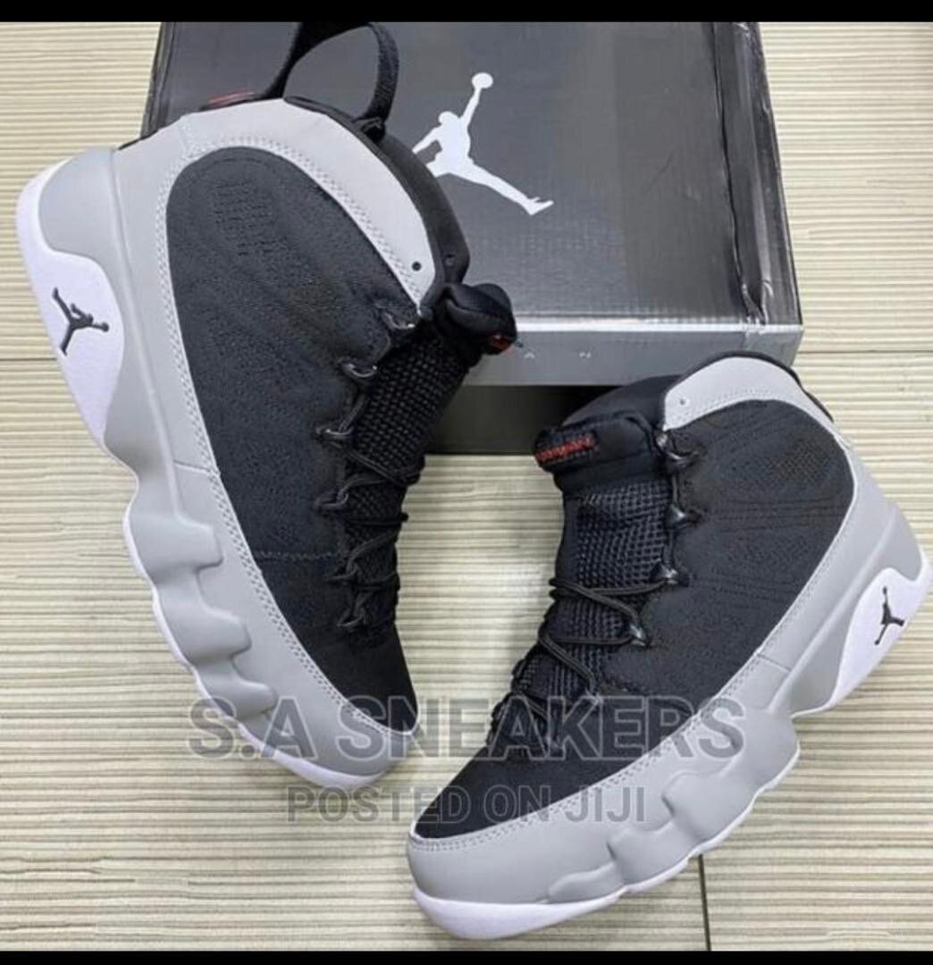 AIR JORDAN 9