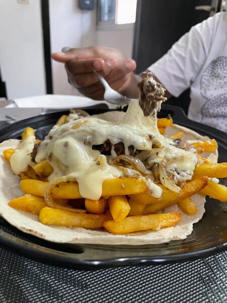 Frites au Fromage Viande