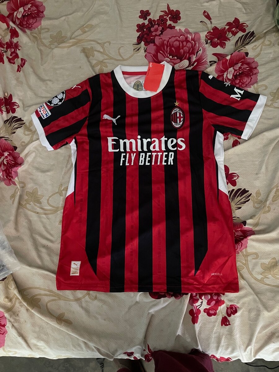 Maillots de football authentiques