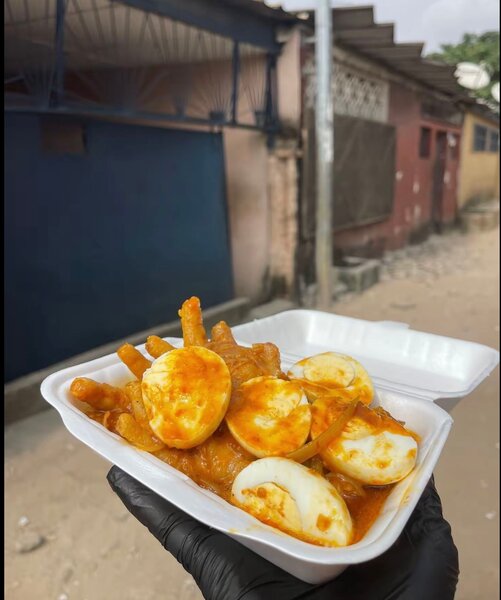 Délice de Poulet avec des oeuf