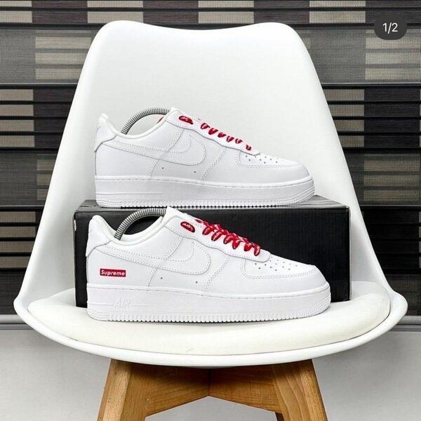 Supreme Airforce 1 sneaker