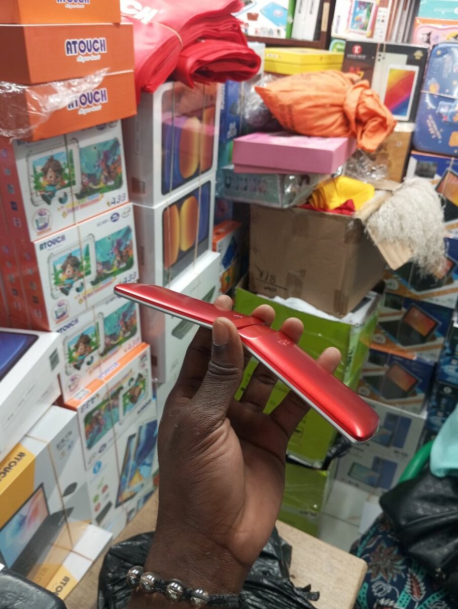 LG G360 Téléphone à Clapet