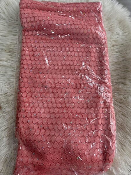 Tissu à paillettes rose élégant