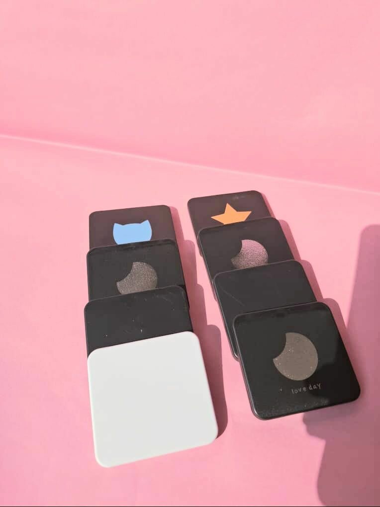 DOUBLE SIDED COMPACT MIRROR