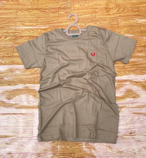 T-shirt de taille m disponible