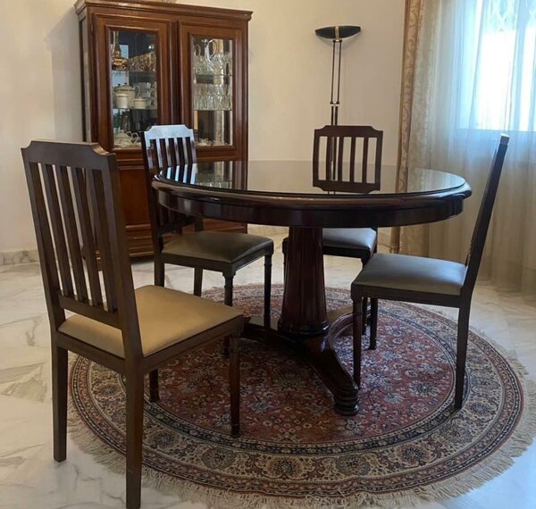 Table à manger en bois classique