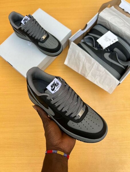 Airforce 1 black and ash