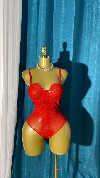 Body en dentelle rouge élégante