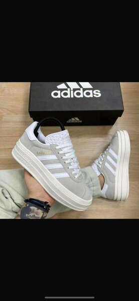 Chaussure Adidas pour femme