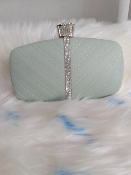 Pochette élégante soirée strass
