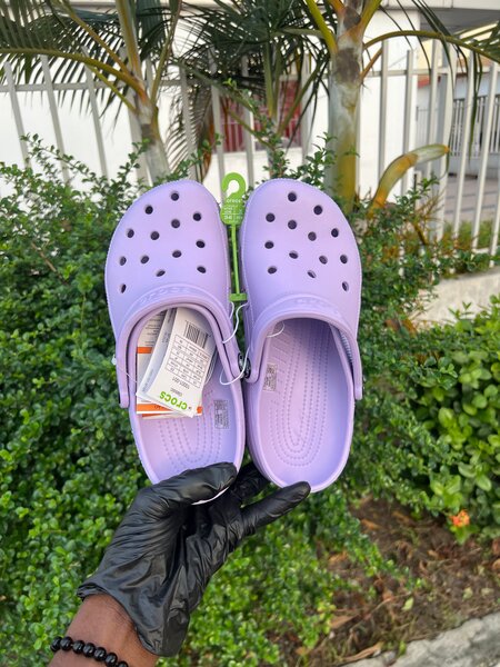 Crocs classique violet