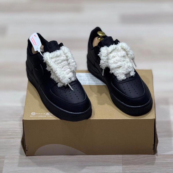 Sneakers noirs fourrure