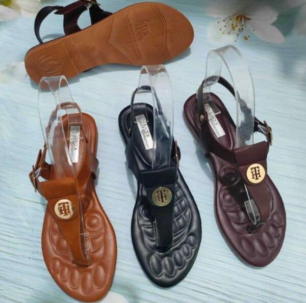 Sandale fermée pour femme