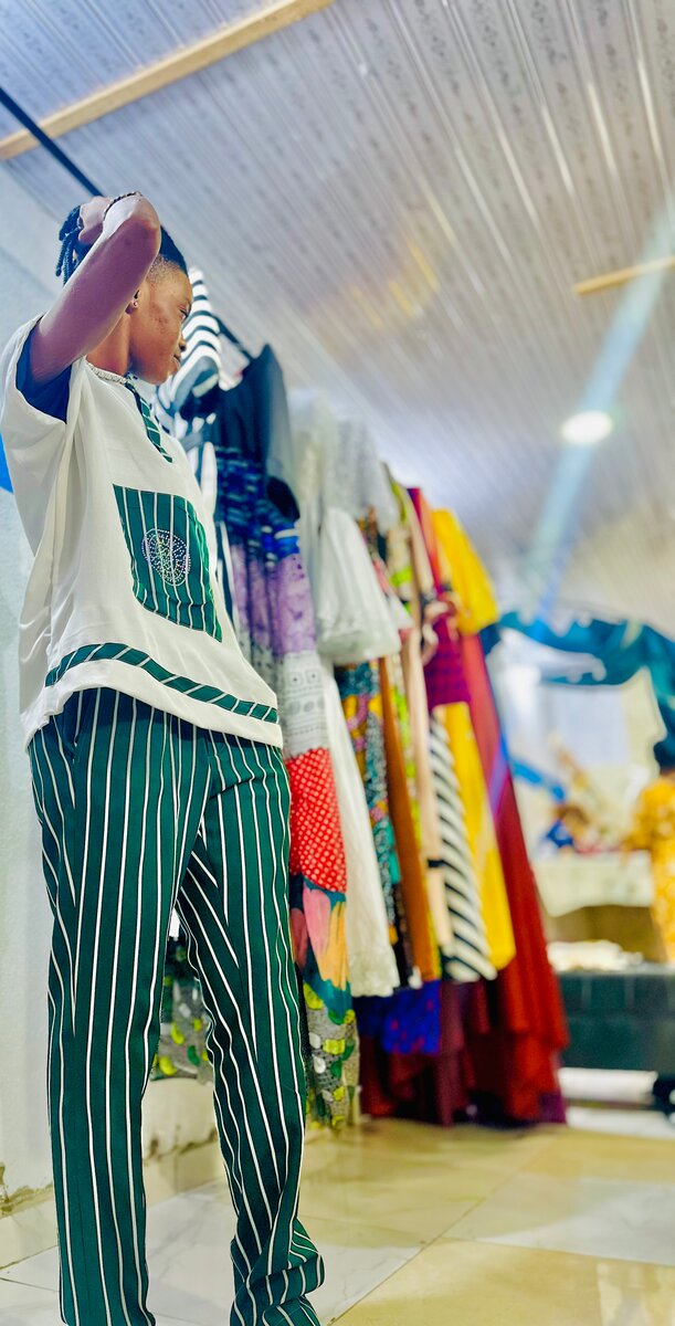 Ensemble pantalon et chemise rayé