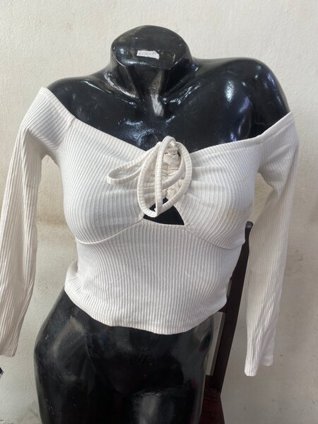 Tops courts élégants pour femmes