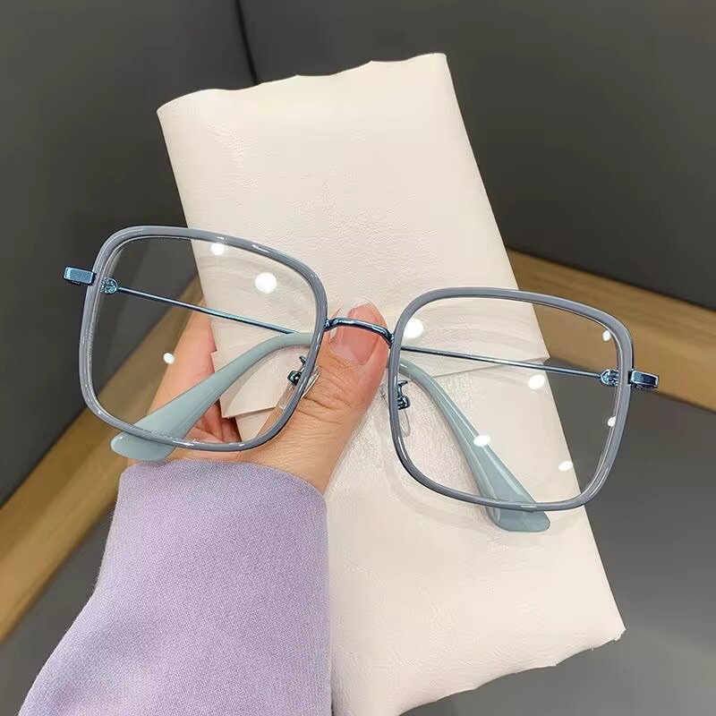 Lunettes à monture carrée élégante