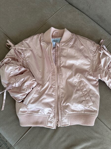 Детские куртки , ветровки