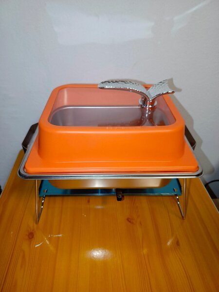 Chauffe-plat en acier inox avec couvercle