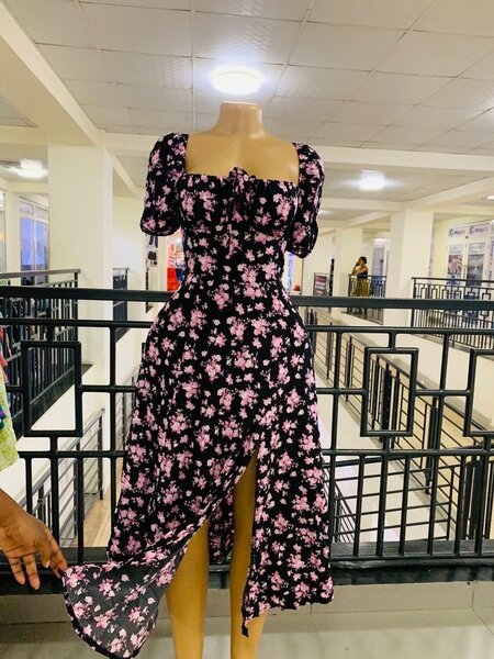 All kind of ladies dresses available here