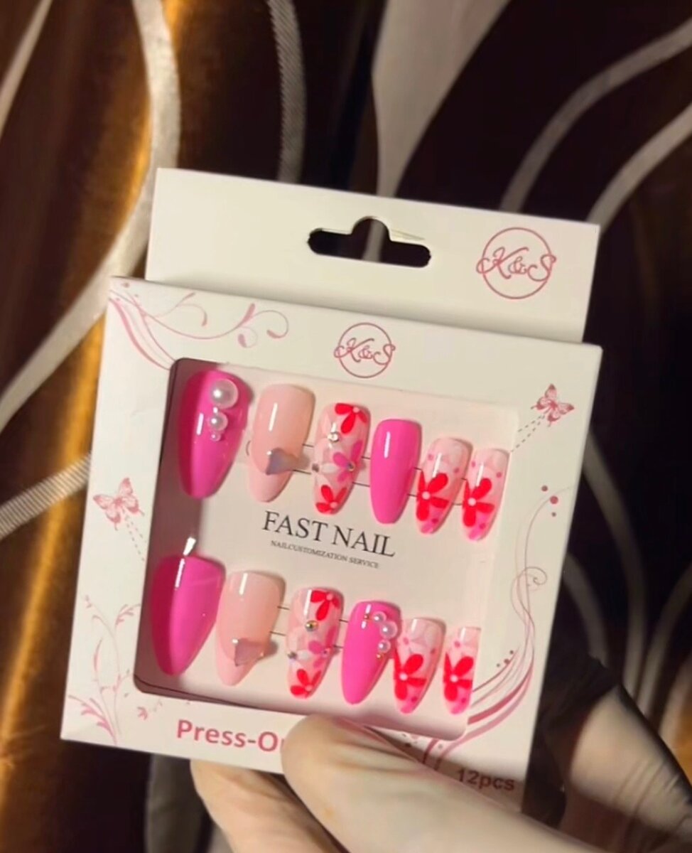 Faux ongles colorés tendance