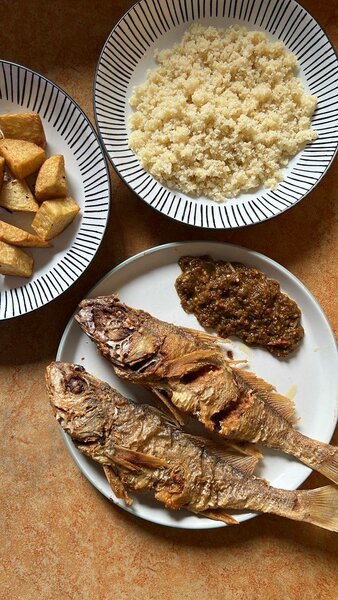 Igname frit , attieké poisson