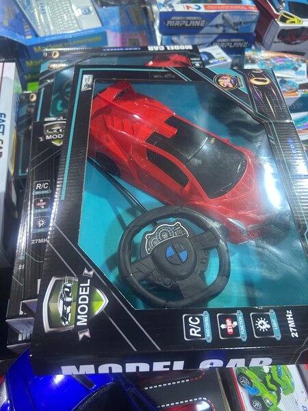 Voiture télécommandée rouge