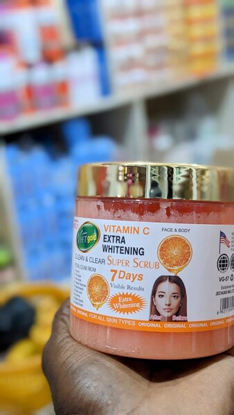 Veet Gold Vitamin C Extra Whitening Super Scrub