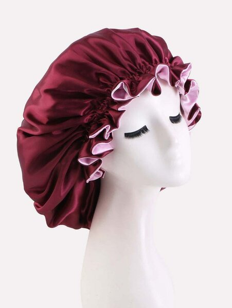 Bonnet en satin élégant