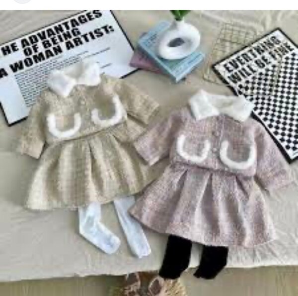 Robe d'enfant en laine douce