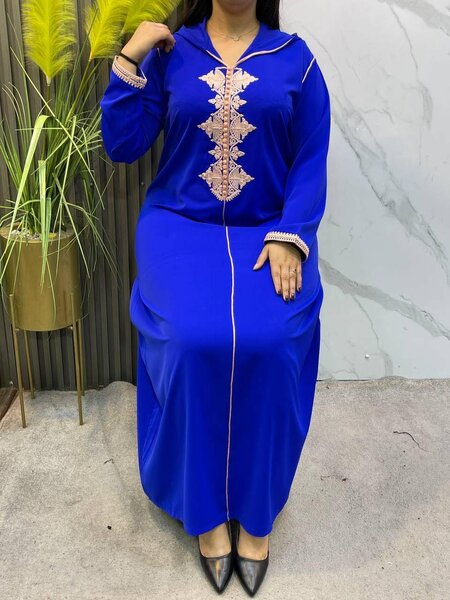 Robe longue bleue élégante